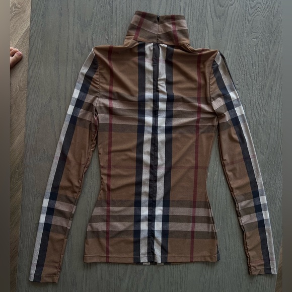 Burberry Top - Picture 5 of 10